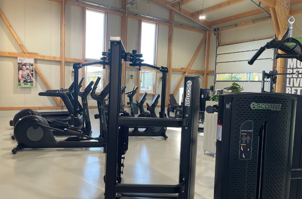 fitplus_Buch_Fitnessstudio